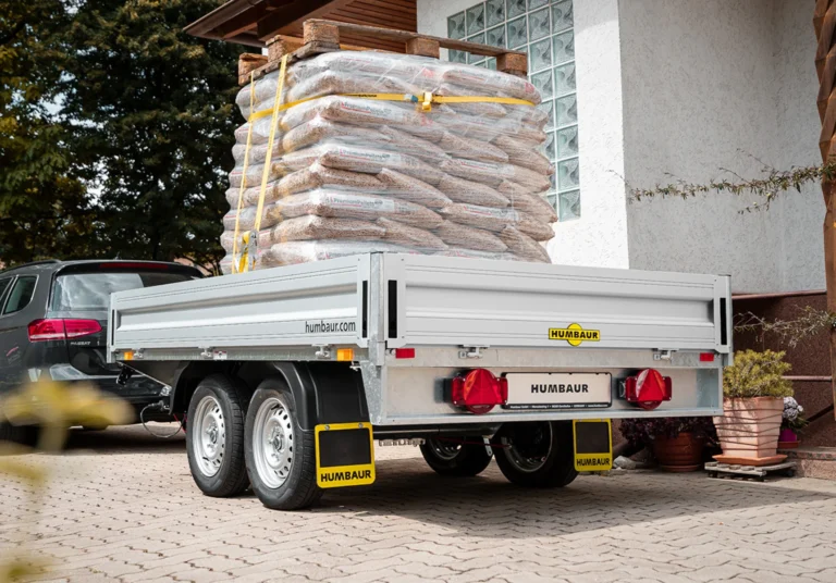 Humbaur Anhänger bei topcenter in Ellzee, Tieflader, Hochlader, Pferdeanhänger, Motorradanhänger